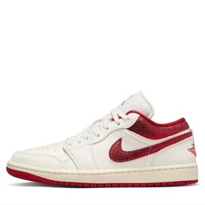 New WOMEN'S  Nike AIR JORDAN 1 LOW SEWomen – Sail/Varsity Red-team Red 7.5